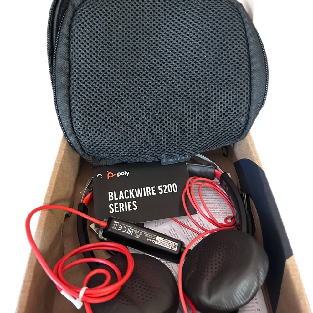 POL Black and Red Gaming Headphones - Picture 4 of 9